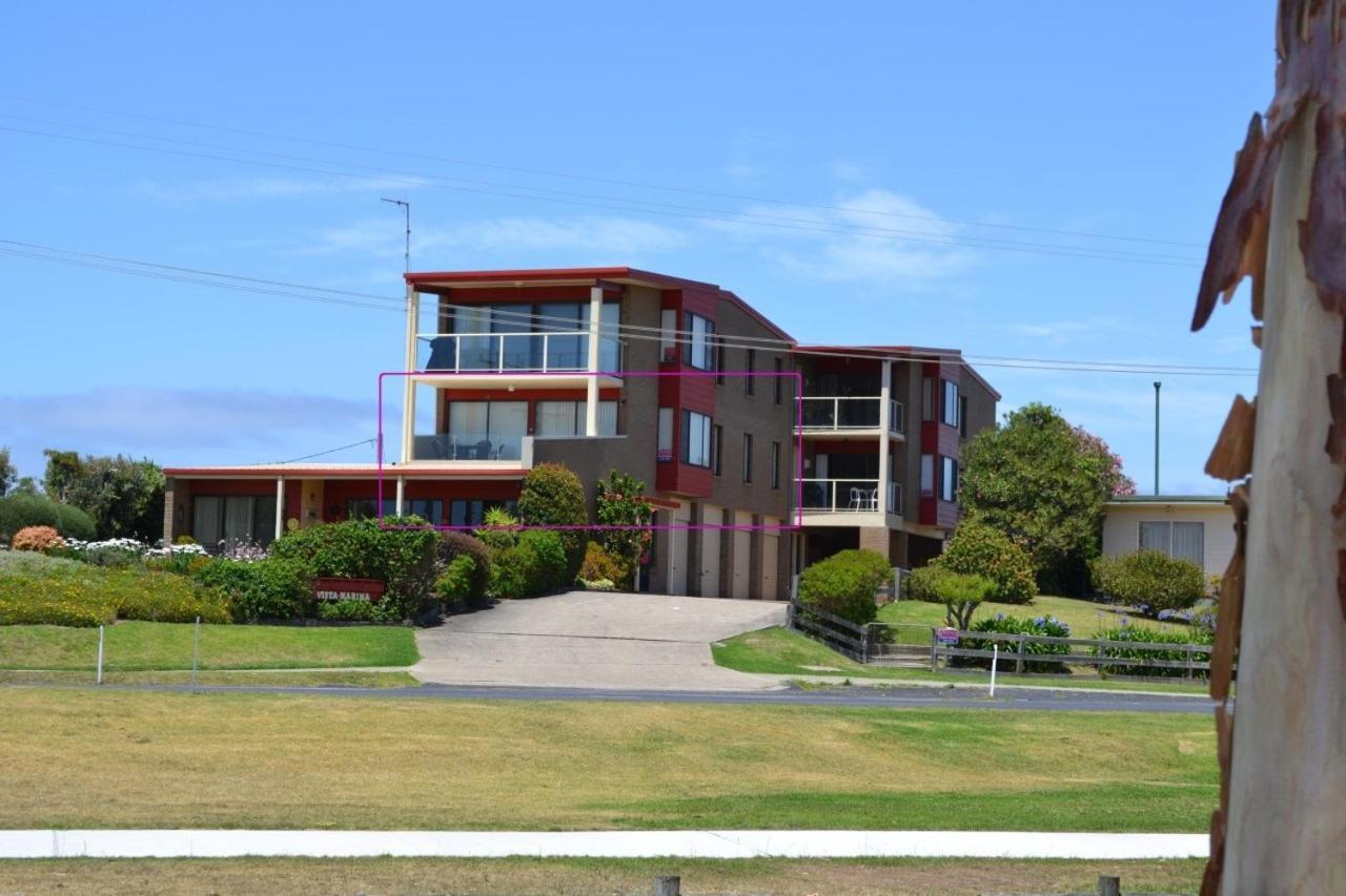 Apartment Vista Marina - 2 Bedroom - Amazing Views & Location *